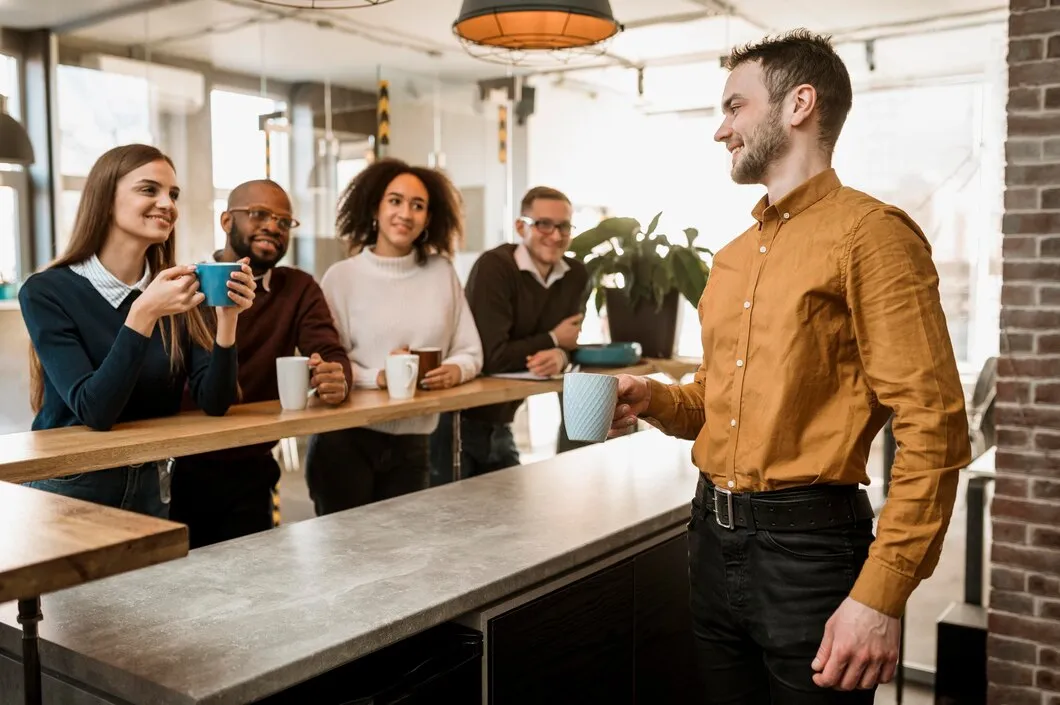 smiley-people-having-coffee-meet